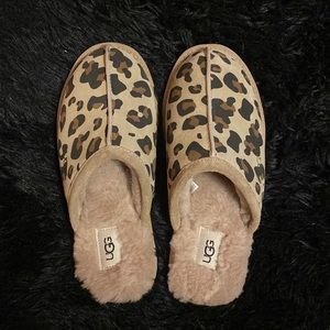 New* Indoor Ugg Slippers